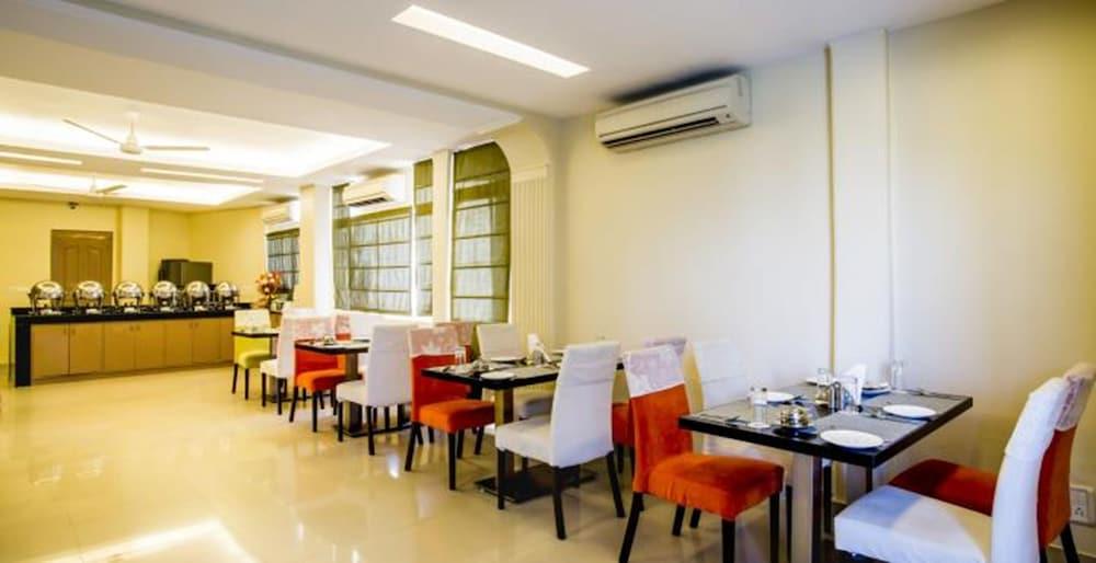 Clarks Inn Nehru Place New Delhi Luaran gambar